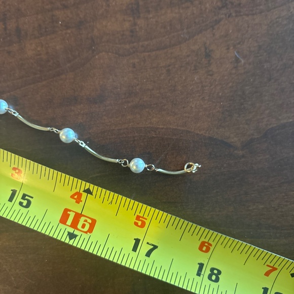 Ann Hand told pearl wavy necklace - Picture 6 of 6